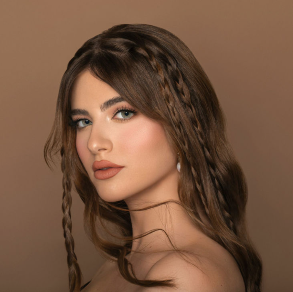 BREEZE - Xena Optic - Medical and Cosmetic Lens Bio compatible elements making the lens soft & comfortable throughout the day High Water retention that allow high oxygen permeability Ideal for eye dryness High Definition design & UV blocker USA materials FDA & CE approved - Contact Lenses BELLA 