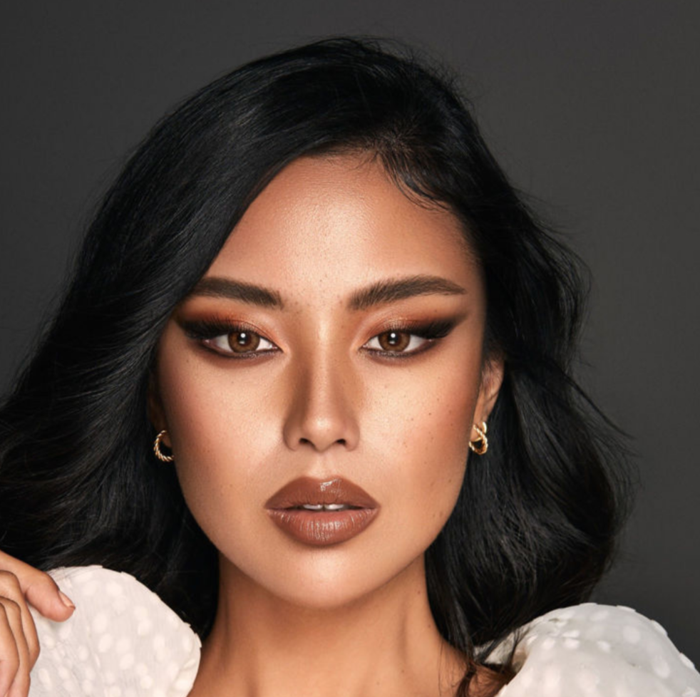 ALMOND BROWN - Xena Optic - Medical and CosmeticLens Bio compatible elements making the lens soft & comfortable throughout the day High Water retention that allow high oxygen permeability Ideal for eye dryness High Definition design & UV blocker USA materials FDA & CE approved - Contact Lenses BELLA 